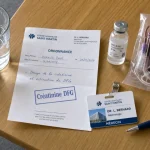 Prise de sang créatinine avant scanner : faut-il être à jeun ? gobelet d’eau et ordonnance
